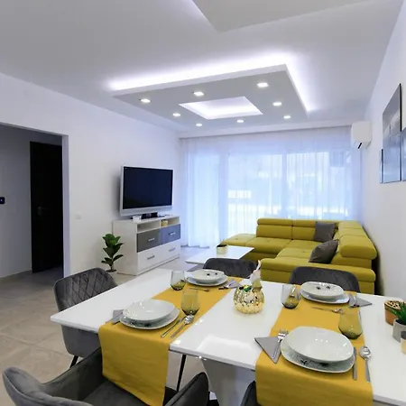 Apartment Sunshine Yellow Apartman