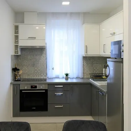 Apartment Sunshine Yellow Apartman