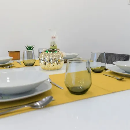 Sunshine Yellow Apartman Apartment *